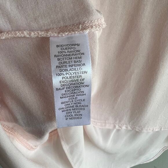 Loft lightweight pale pink sleeveless round neck women's blouse Size Medium - Picture 5 of 6